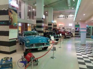 موزه ماشین های کلاسیک اورال آتامان