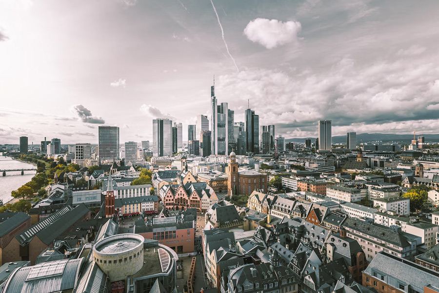 با جاهای دیدنی فرانکفورت آشنا شوید: معرفی 12 جاذبه گردشگری Frankfurt