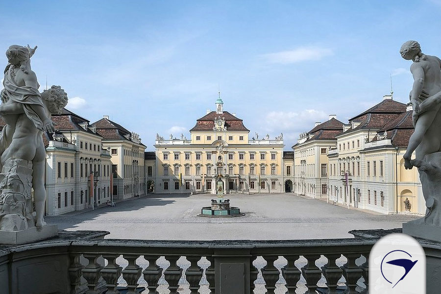 کاخ لودویگزبورگ نمونه‌ای از جاهای دیدنی اشتوتگارت
